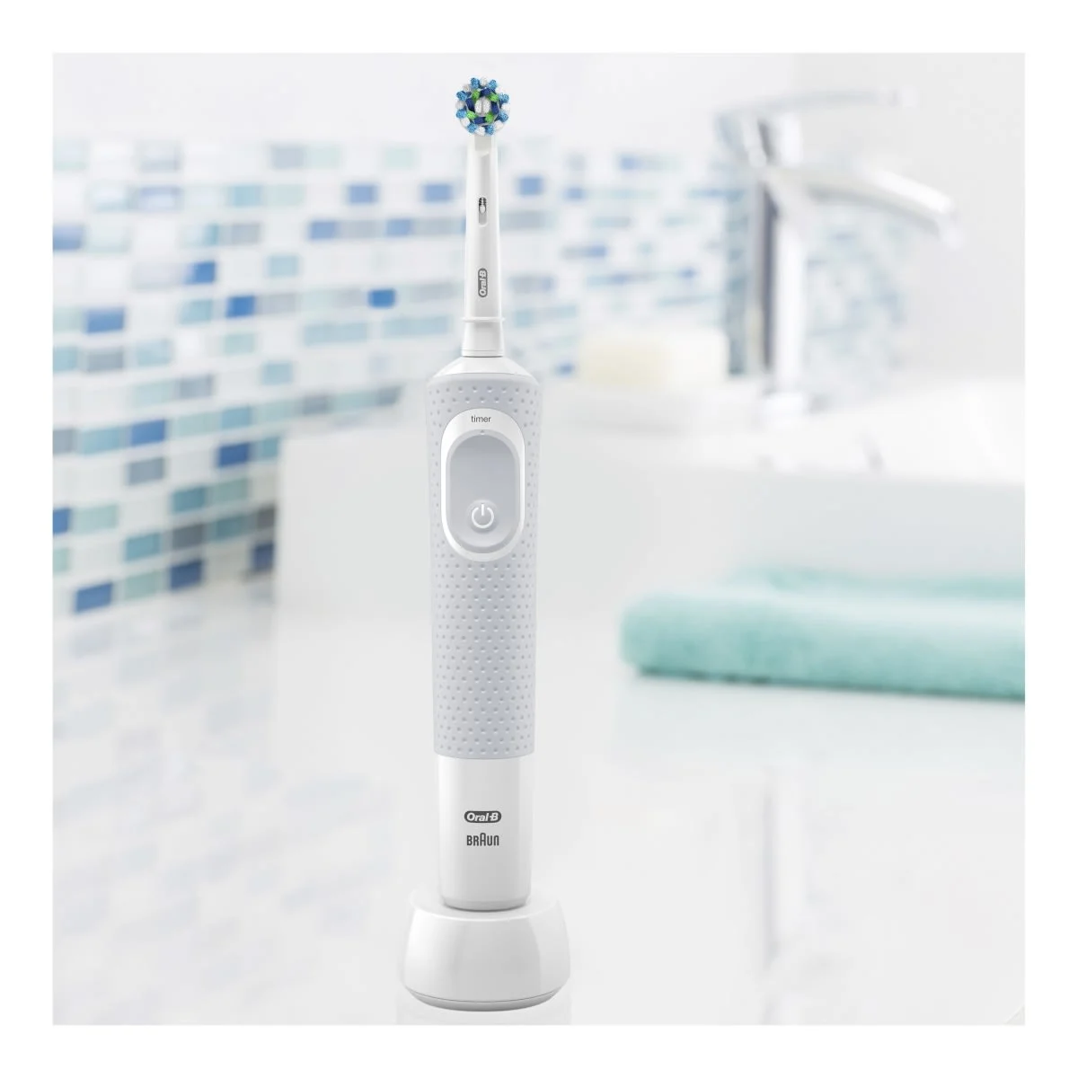 Oral-B Vitality 100 Cross Action Beyaz Şarj Edilebilir Diş Fırçası